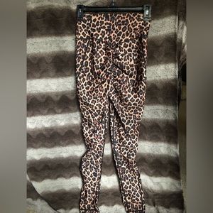 Scrunch butt leggings sm